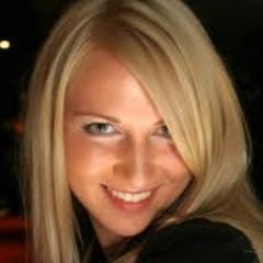 About Charlotte Bennett Medium