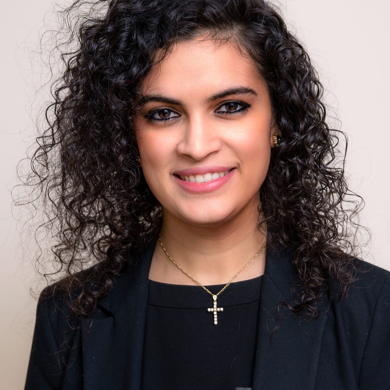 About Samantha Zarrini Medium