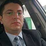 Azad Nuhov