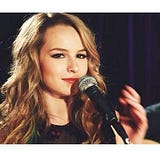 DL Gizem Lovato