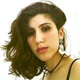 {Thábata Bernardes}