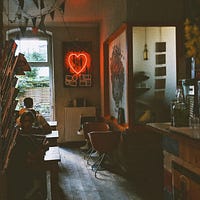 How to Travel Through Urban Landscapes with a Camera in Your Hand