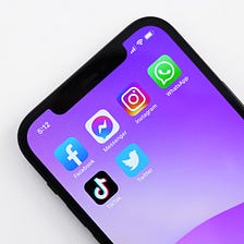 Getting iOS device orientation right after the app launch in Swift