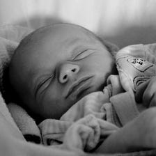 Qual a posição certa para o bebê dormir?