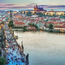 What could the government do to make it easier to create and run startups in Czechia?