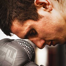 Turning Pro: 3 Mindset Shifts That Can Make You Earn a Full-Time Living as a Creator This Year