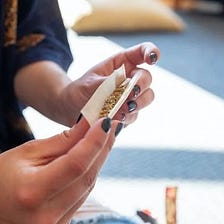 A Beginner’s Guide to Using Rolling Papers
