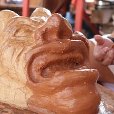 Artesanos del taller Selva Africana en Galapa, obsequiarán la máscara que portará el diablo en la…