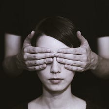 How Unconscious Bias Leads to Familiarity Blindness in the Workplace