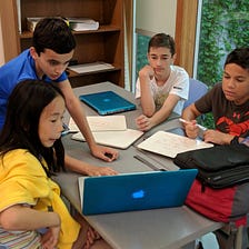 Promoting collaboration in a computer science classroom