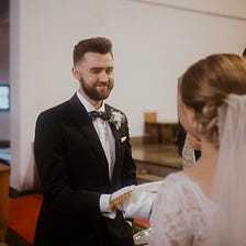 How to build an excellent relationship with your client as a wedding photographer?