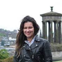 Lariza Laura de Oliveira