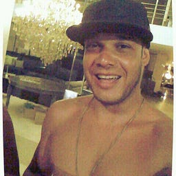 otoni adam