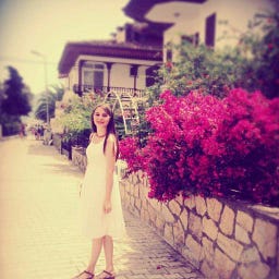 Ayşe Gül :)