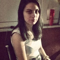Esra Kırmızı