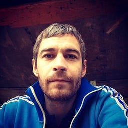 Денис Белоголов
