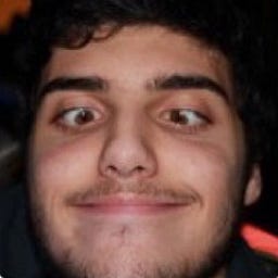 Carlos Huevos Largos