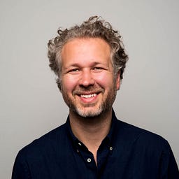 Luke Perkins