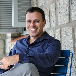 Carlos Torres