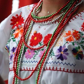 Colores vivos y fuertes forman parte de la ropa tradicional mexicana. | by  Cultura Mexicana | Medium