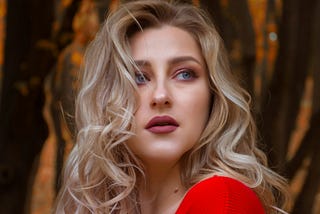 7 Things You Must Stop Doing as a Woman If You Want to Be Taken Seriously in Life and Business