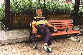 My Father Is 78 and Alone. These Are the 7 Quiet Tools He Uses to Stay Emotionally Strong