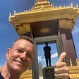 selfie of me in front ot the King Samdech Chuon Nath Statue
