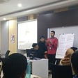 Situasi di kelas Manajemen Pemasaran di kampus MBA ITB Bandung.