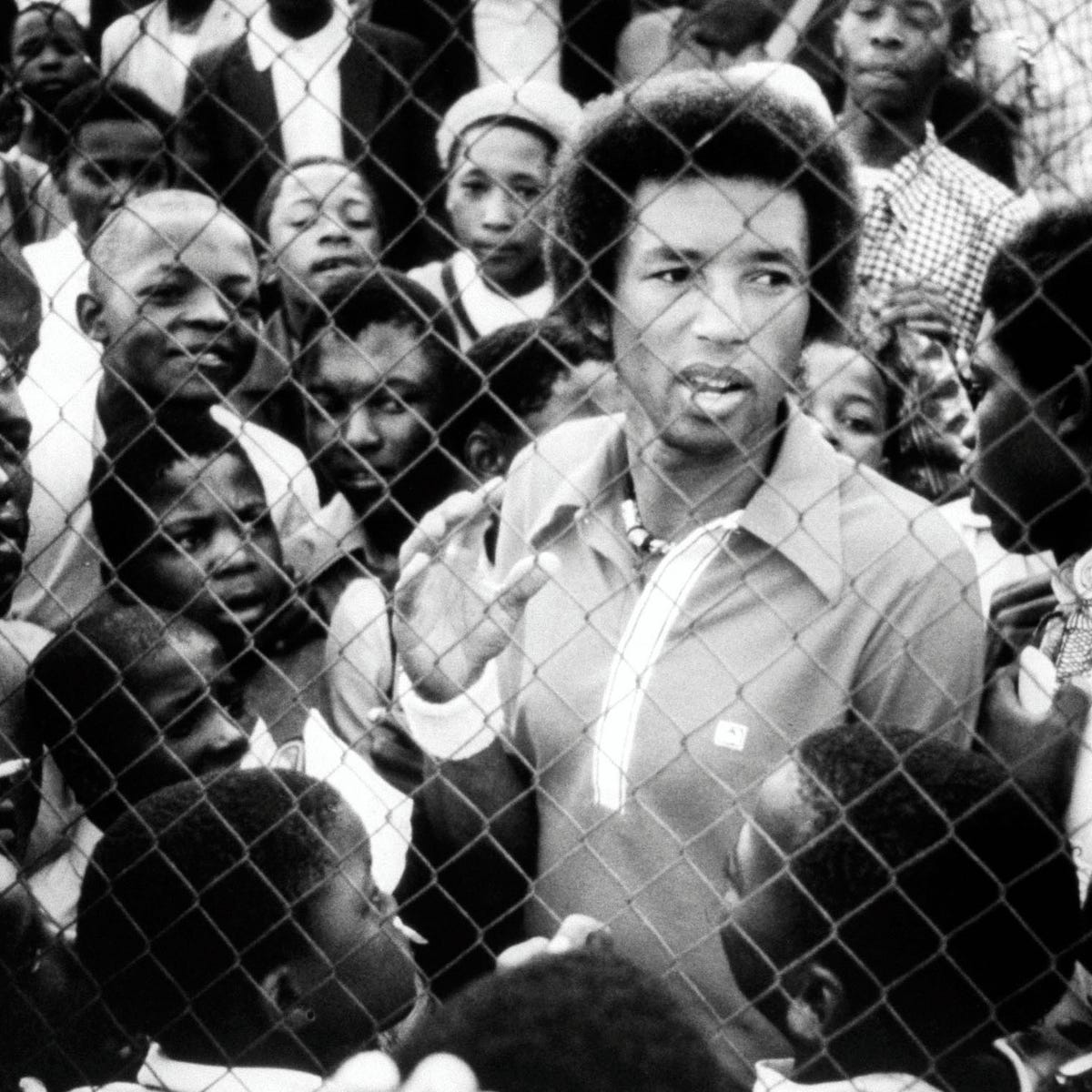 måske sprede Magnetisk When Arthur Ashe fought to play tennis in apartheid South Africa, he faced  bitter criticism | by Allen McDuffee | Timeline