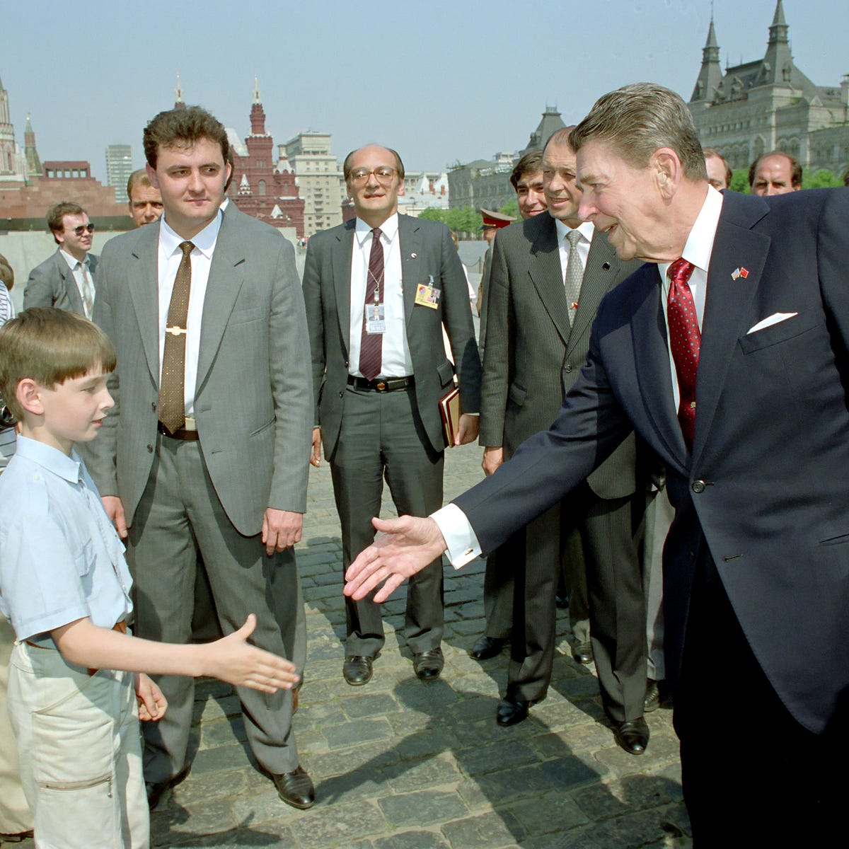 According To Obama S Photographer This Is Putin According To Putin This Is Not Putin By Luisa Rollenhagen Timeline