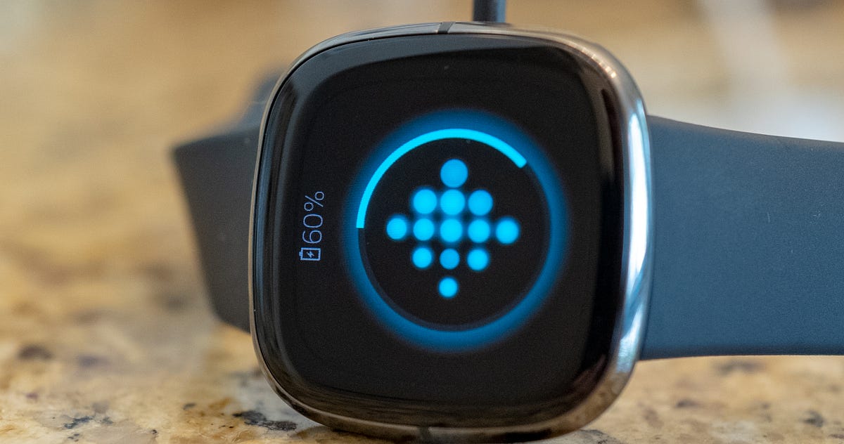 is fitbit better than apple watch