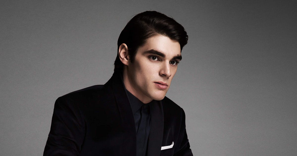 Actor RJ Mitte Of Breaking Bad Be Aware Of Those Around You Look 