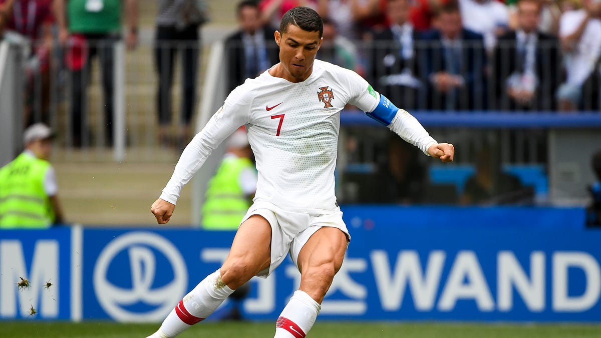 Explaining Cristiano Ronaldo S Knuckleball Free Kick Technique Via Biomechanics And Sports Science By Dr Rajpal Brar Medium
