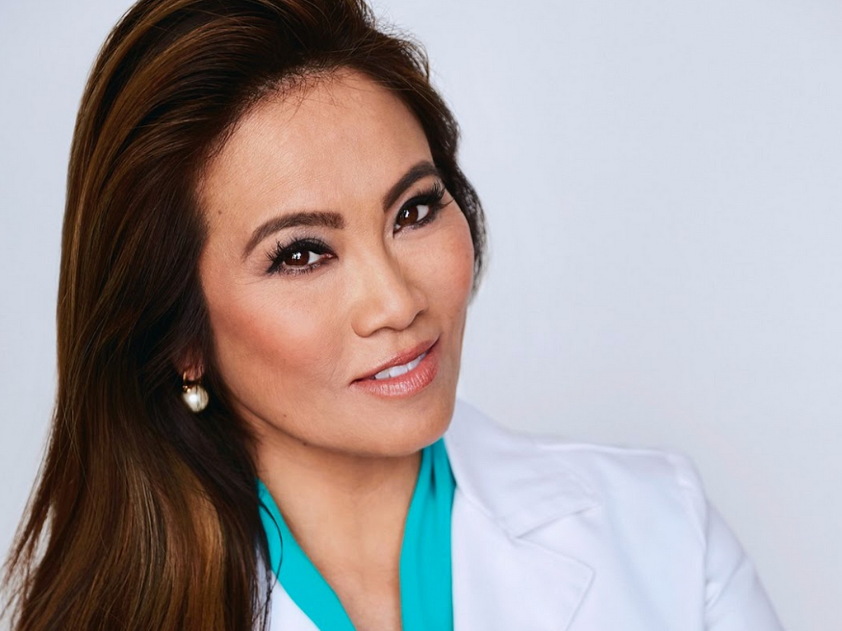 How Dr. Sandra Lee, Dr. Pimple Popper, Thrives As an Entrepreneur Turned  Celebrity | by Ming S. Zhao | Authority Magazine | Medium