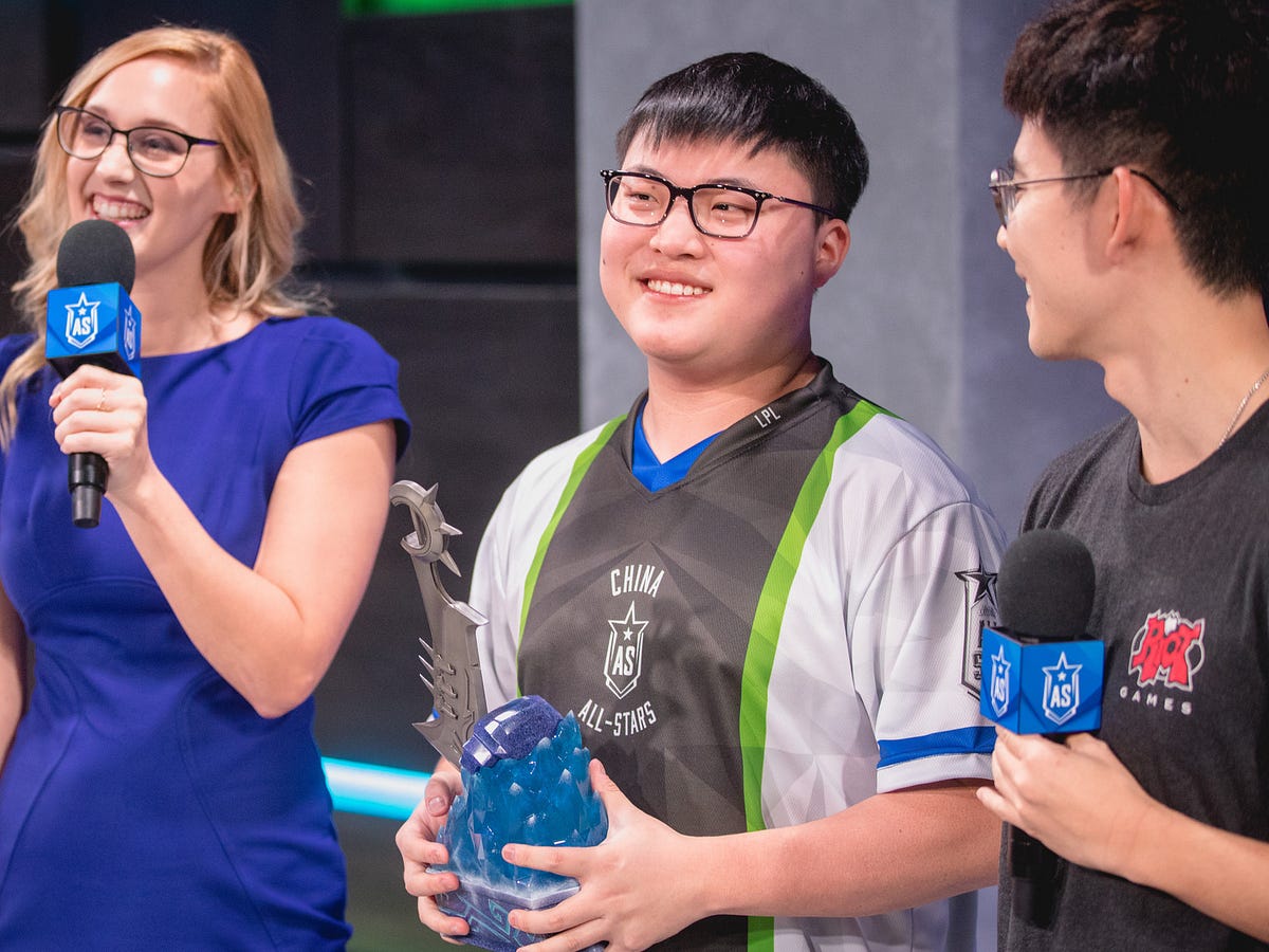 League of Legends: Uzi Defends 1v1 Title Against Bjergsen at All-Stars 2017  | by Sam Lee | Hollywood.com Esports