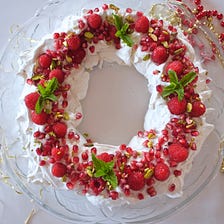 How to Make a Festive Vegan Meringue Wreath