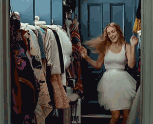 Sex and the City: Carrie dancing in her wardrobe scene