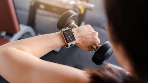 smartwatch that tracks weight lifting