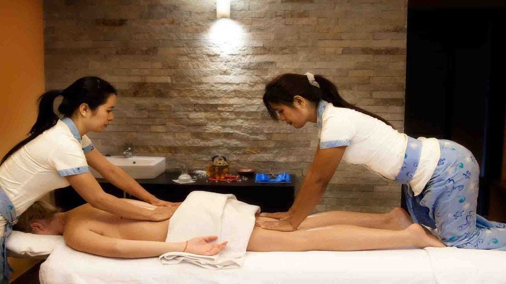 Latino Mosen Toilette Massage