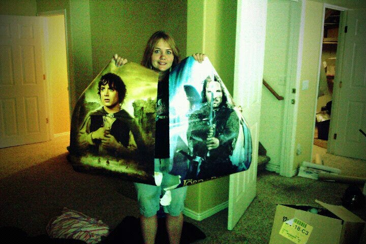 Before my dad sold his house, we had to go through our old belongings. Among those, where two of my beloved LOTR posters.