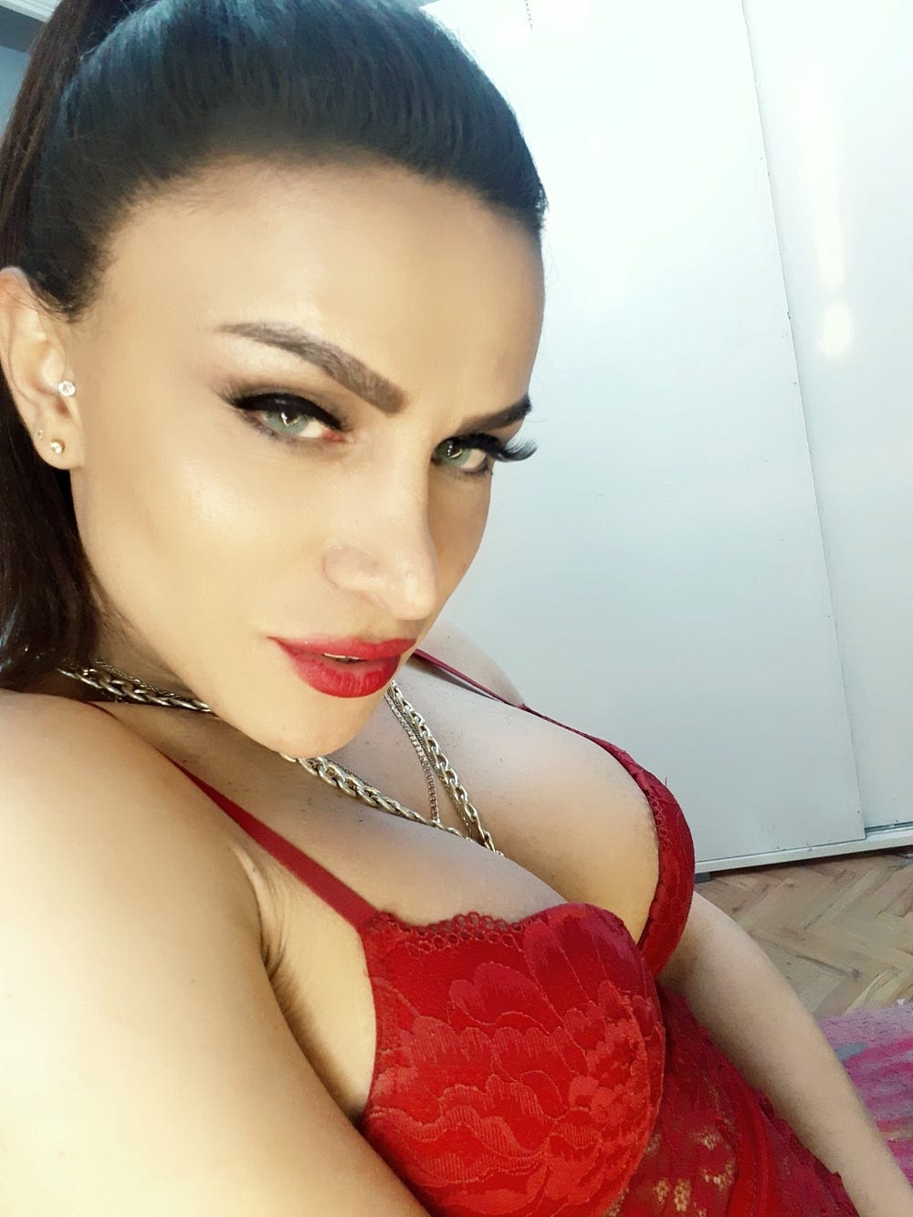 Berra Biricik Izmir Travesti Medium