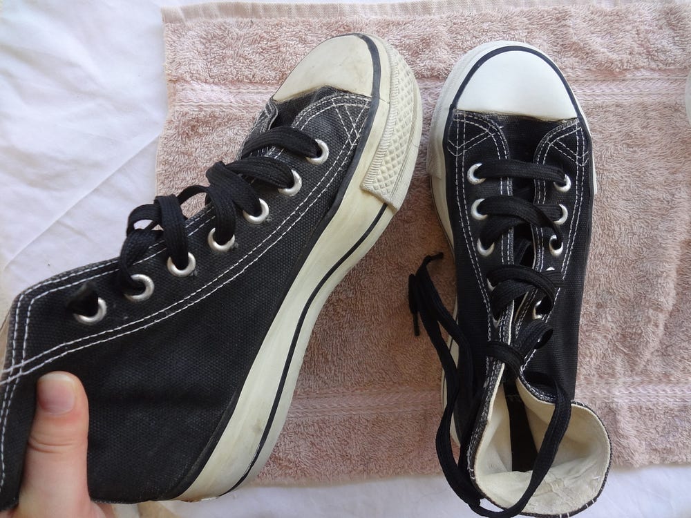 How To Clean Converse Sneakers When They Turn Yellow