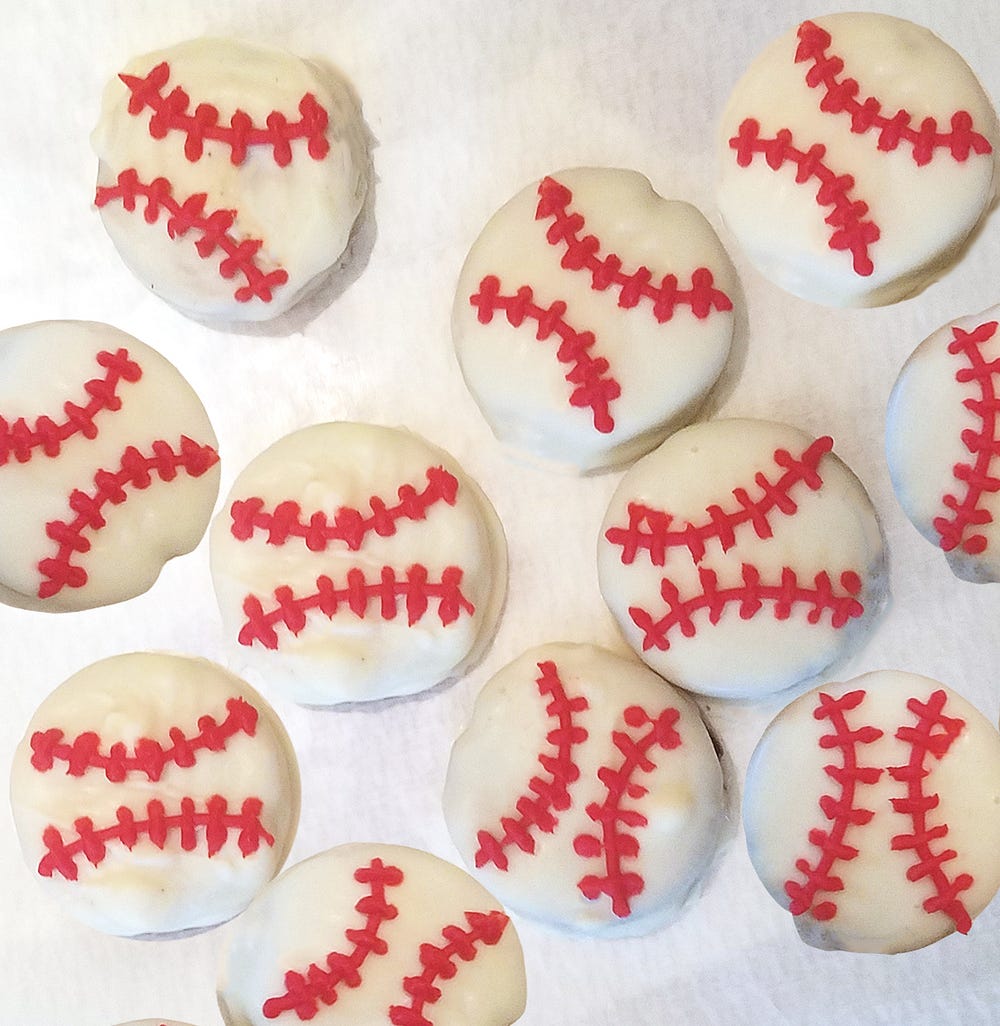 The Grounds Crew Baseball Bonus. Quick & adorbs baseball cookies you ...