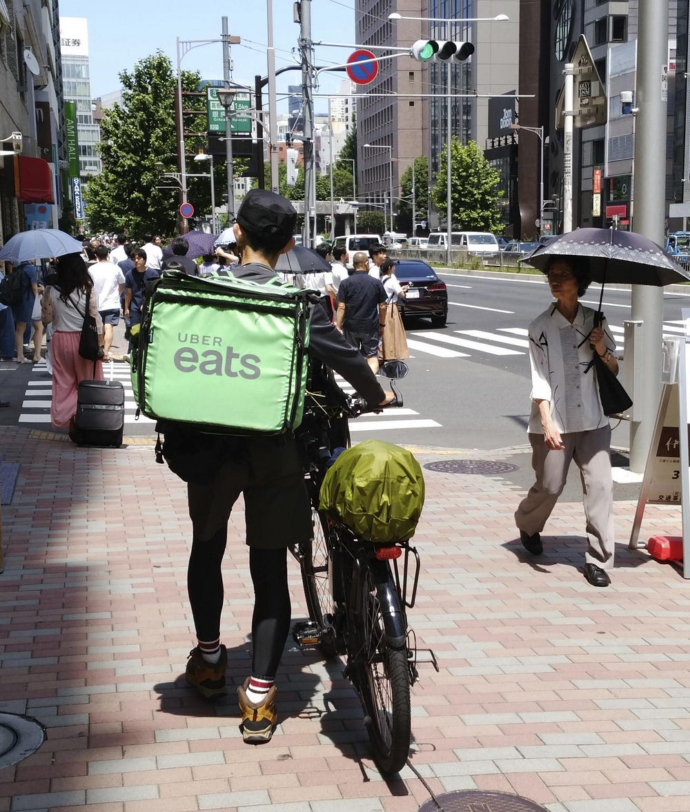 街頭飛奔的食物外送員每天冒著風險賭命討生活. 前幾天桃園市一名 
