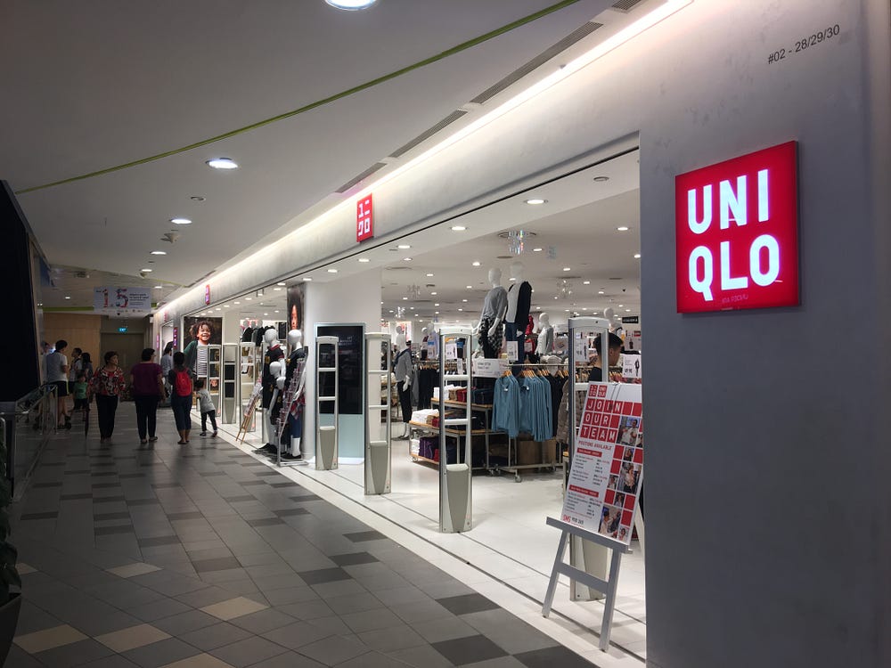 服飾通路王者爭奪戰最後關鍵居然是孫正義 最近優衣庫 Uniqlo 的柳井正對於zozotown By Joel Fukuzawa Medium