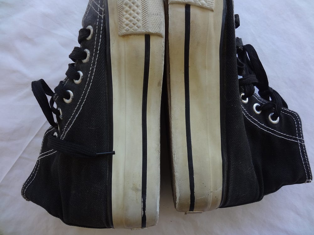 How To Clean Converse Sneakers When They Turn Yellow