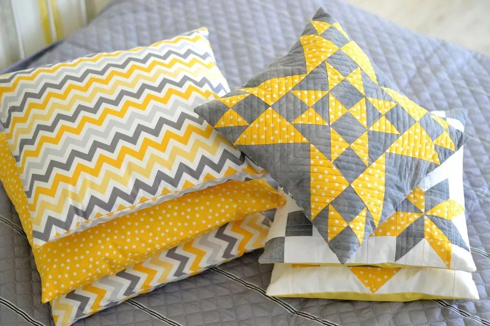 Cara Buat Sarung Bantal Hiasan Sarung Bantal Sekarang Ini Motifnya By Watu Kali Medium