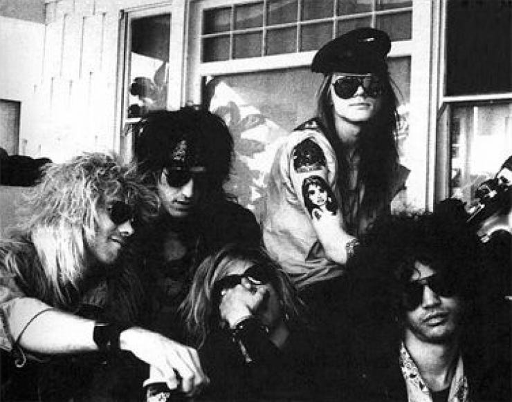 [Artículo] Dentro de la horrífica 'Hell House' de Guns N 'Roses. 1*wnpm4I9mrnQcDyHF7aJUFg
