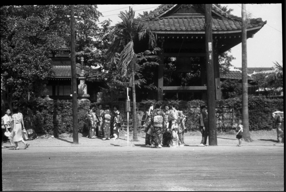 西本願寺 我只知道名字 並不是很了解它的歷史 直到前一陣子在pinterest找資料時 無意間發現一張日據時代的照片 By Nisa Yeh Medium