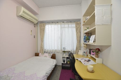 日本便宜的學生住宿 共立學習獎勵寮 學費之外另一筆比較大的固定支出就是住宿 以前就有聽聞外國人在日本租房子非常麻煩 By Mica Medium